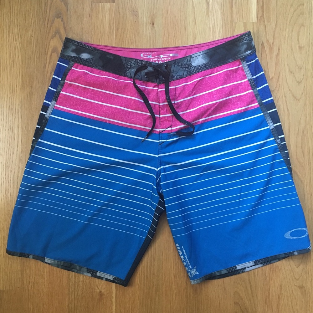 Men’s Oakley board shorts size 36